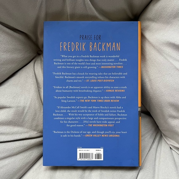 Anxious People by Fredrik Backman - Picture 2 of 3